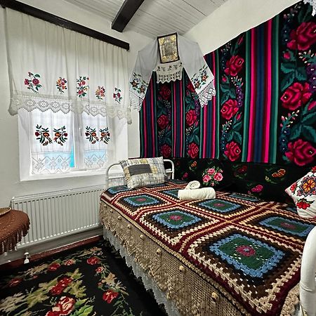 La Madalina Bed & Breakfast Selemet ภายนอก รูปภาพ