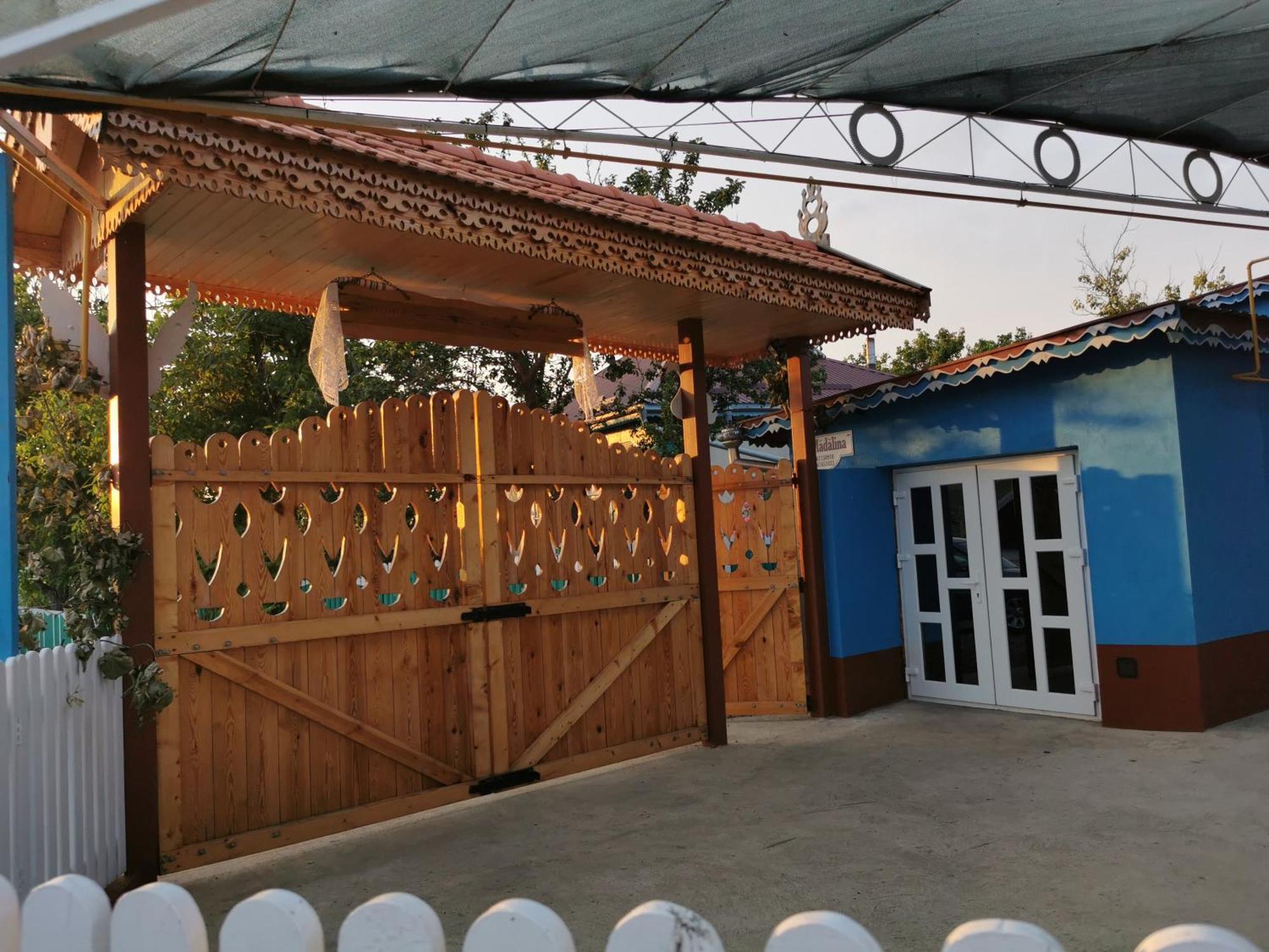 La Madalina Bed & Breakfast Selemet ภายนอก รูปภาพ