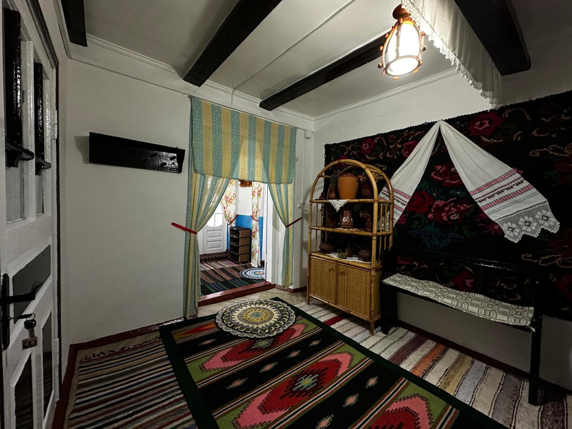 La Madalina Bed & Breakfast Selemet ภายนอก รูปภาพ