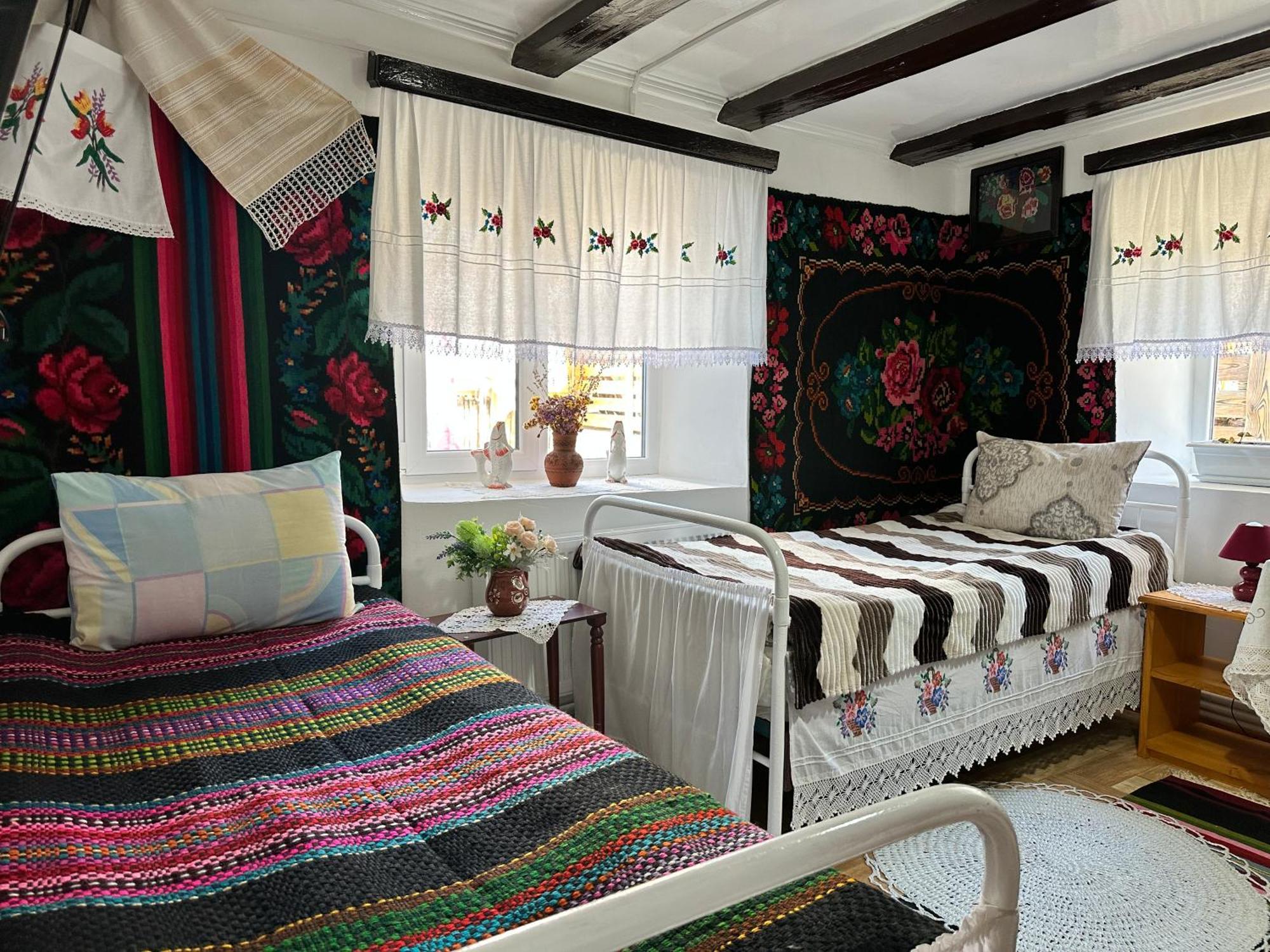 La Madalina Bed & Breakfast Selemet ภายนอก รูปภาพ