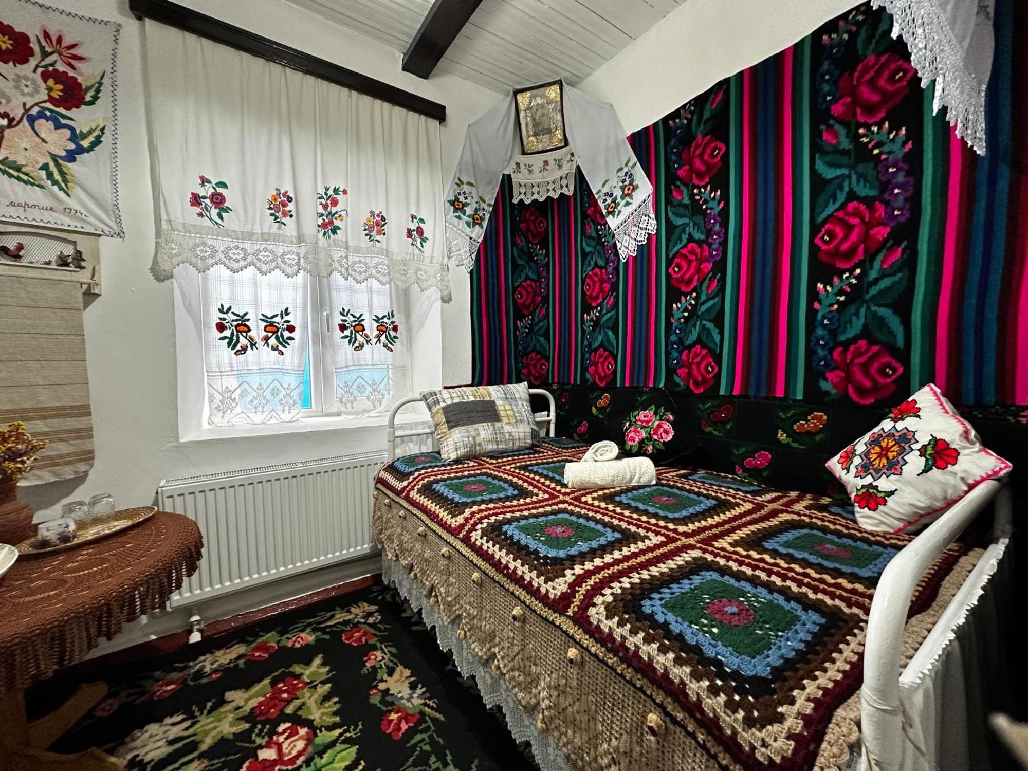 La Madalina Bed & Breakfast Selemet ภายนอก รูปภาพ