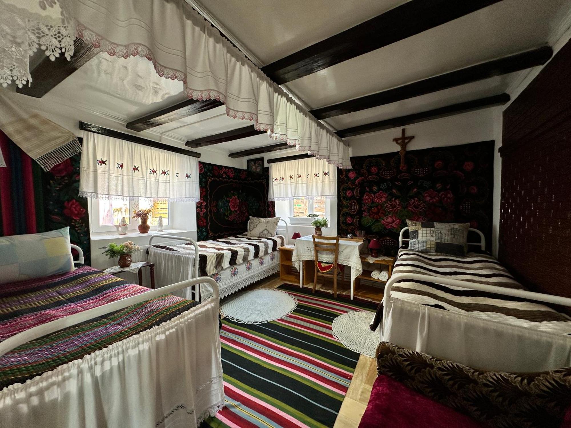 La Madalina Bed & Breakfast Selemet ภายนอก รูปภาพ